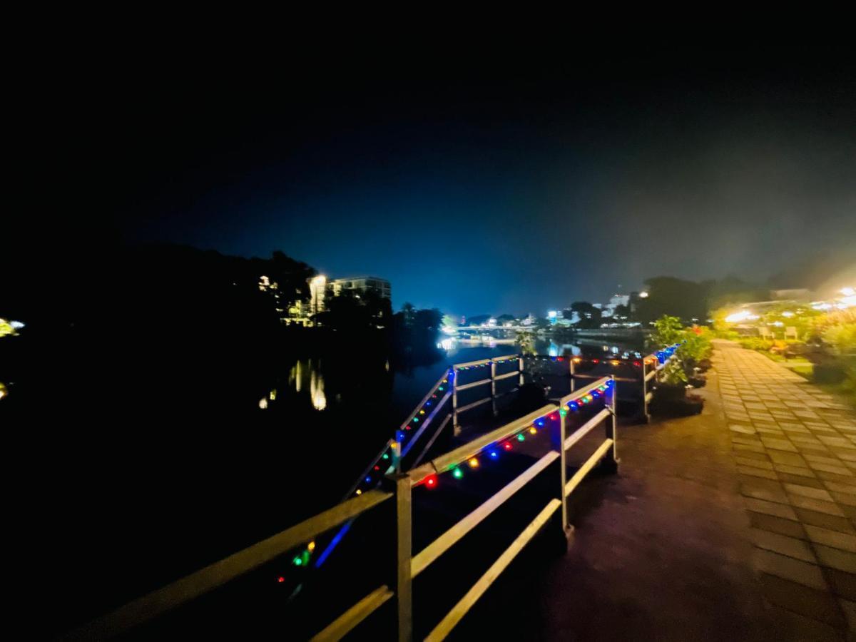 Usabai Riverside Boutique Hotel تشانتابوري المظهر الخارجي الصورة
